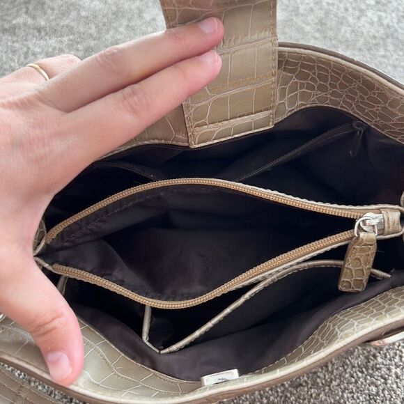 TOMMY HILFIGER WOMENS SHOULDER BAG FAUX CROCODILE EMBOSSED - Picture 5 of 9